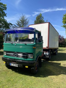 Mercedes Benz LPS 811  Leichtsattelzugmaschine 1971
