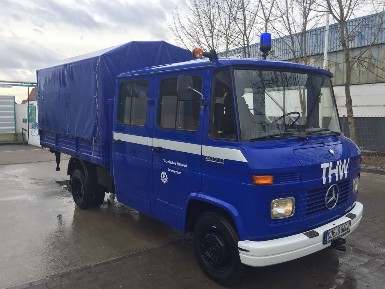 Daimler Benz L 407 D DoKa-Pritsche THW 1976