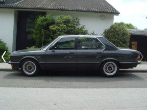 - / 54 BMW 528i (E28) 1983