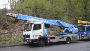 Mercedes-Benz LN2 814 - Dachdecker-Kran 1992