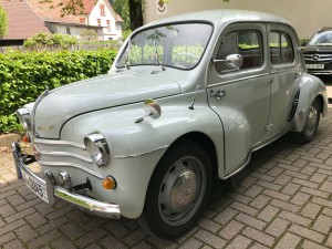 Renault 4 CV - Cremeschnittchen 1958